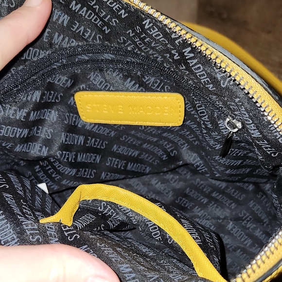 Steve Madden Yellow and Silver Crossbody Bag with Unique Wing Design - Picture 5 of 11